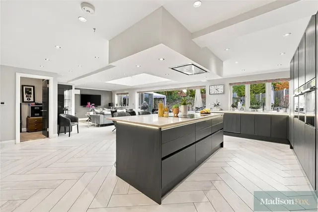 Ely Place, Woodford Green, IG8, photo 3