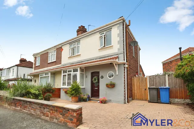 Highfield Crescent, Widnes, photo 1