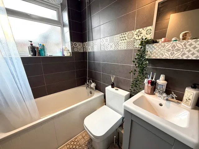 Photo 3 — Union Row, Swindon, Wiltshire, SN1 3HH