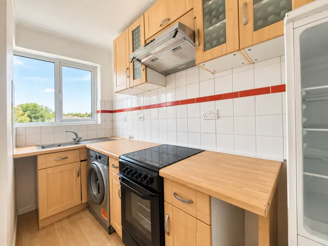 Elm Grove Road, Farnborough, GU14, photo 2