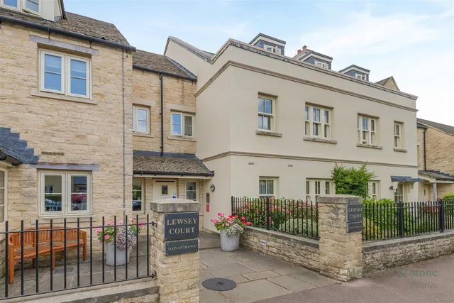 Mercer Way, Tetbury, GL8, photo 2