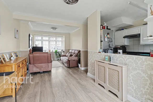 Grove Park Road, Rainham, RM13, photo 3