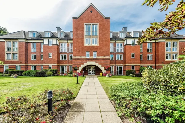Hillary Court, Formby, L37, photo 1