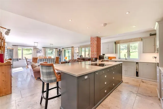 Photo 3 — Winterbourne Road, Berkshire, United Kingdom, RG20 8AY