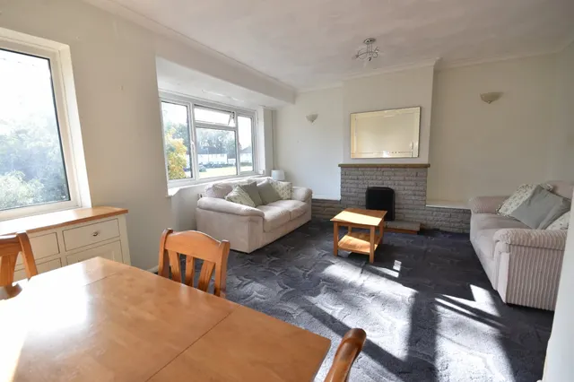 Meadowcroft Close, Horley, RH6, photo 2