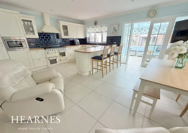 Jacqueline Road, BH12, photo 1