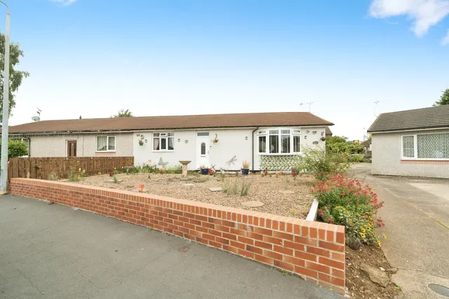 Derwent Road, SCUNTHORPE, photo 1