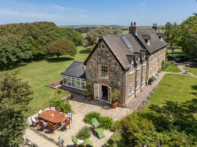 Brighstone, PO30, photo 3