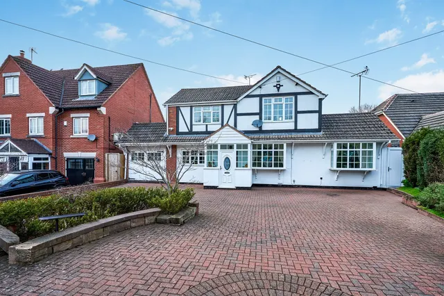 Stourbridge Road, Penn, Wolverhampton, photo 1