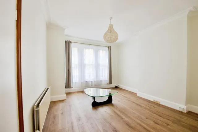 Squires Lane, London, N3, photo 2