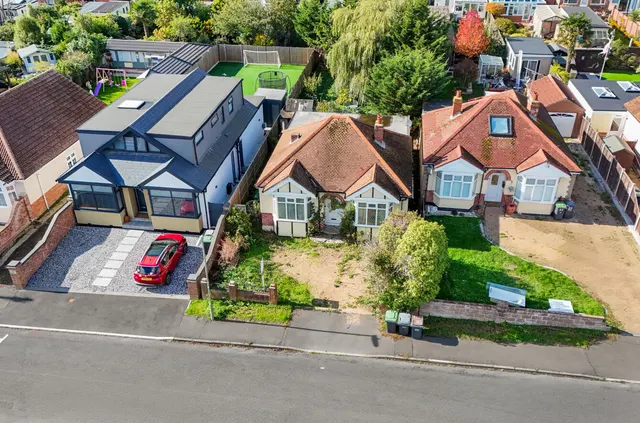 Maylands Road, Bedhampton, PO9, photo 1