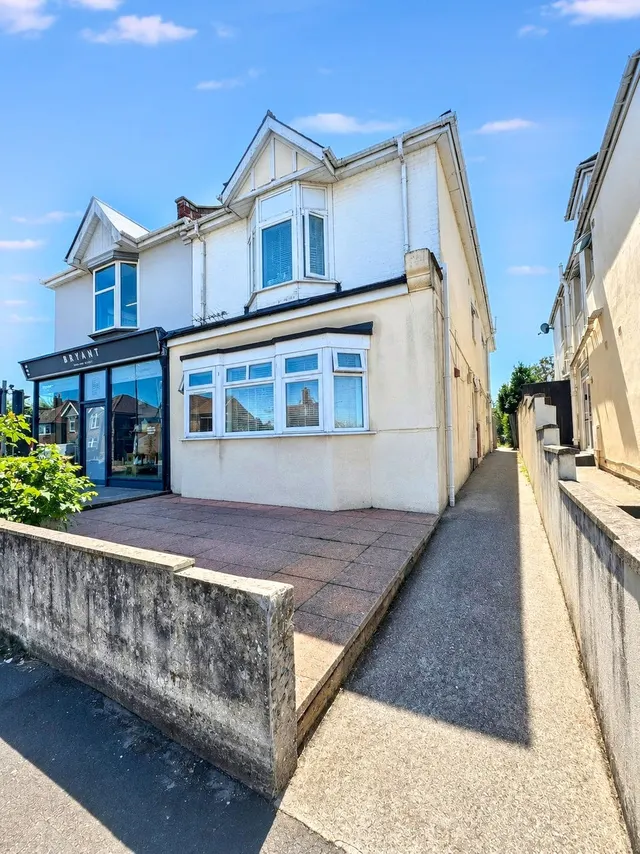 Alma Road, Bournemouth BH9 1AL, photo 1