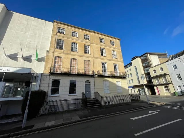 Wellington Street, 6 Wellington Street, Cheltenham, Gloucestershire, photo 1