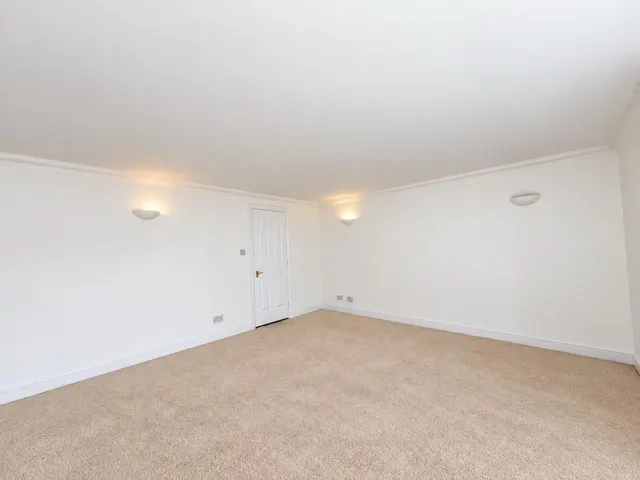 Thorney Mill Road, West Drayton, UB7, photo 3