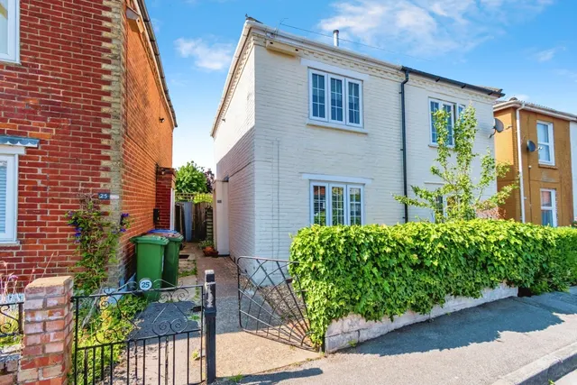 Henry Road, Freemantle, SO15, photo 1