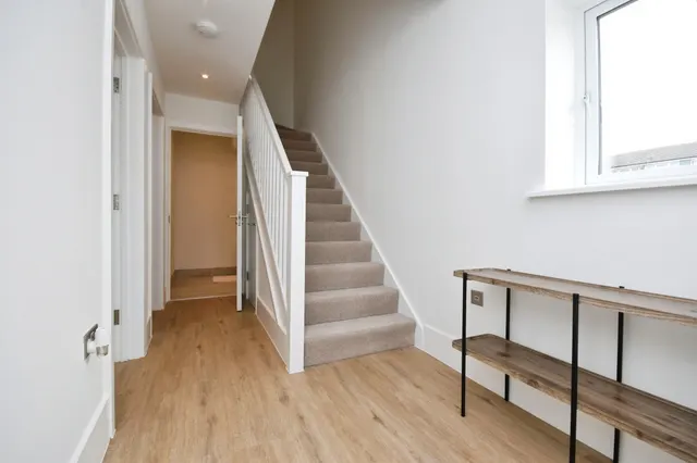 Clarendon Mews, Pitsea, SS13, photo 3