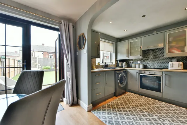Photo 3 — Watersheddings Way, Watersheddings, Oldham