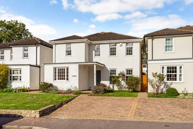 Monks Walk, Reigate, RH2, photo 1