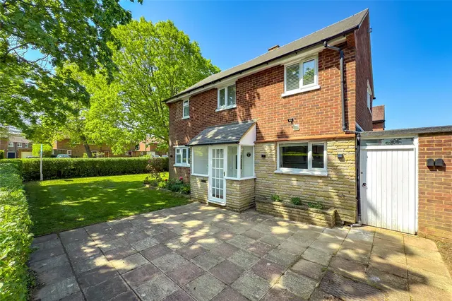 Cavan Drive, St. Albans, Hertfordshire, AL3 6HR, photo 1