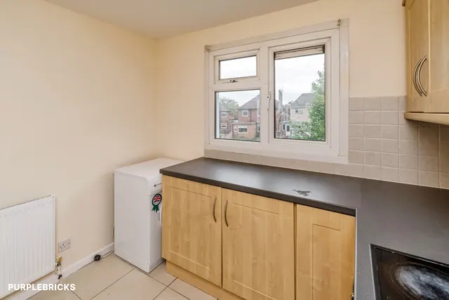 Hessian Close, Bilston, WV14, photo 3