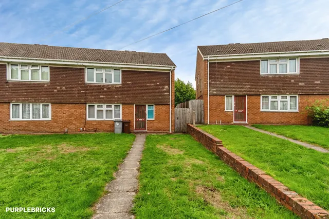Hessian Close, Bilston, WV14, photo 1