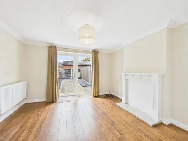 Photo 2 — Wentworth Drive, Dunholme, Lincoln
