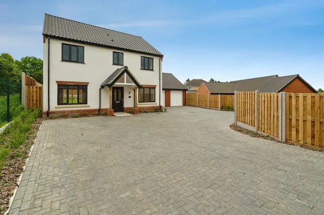 Jubilee Way, Holton, Halesworth, photo 1