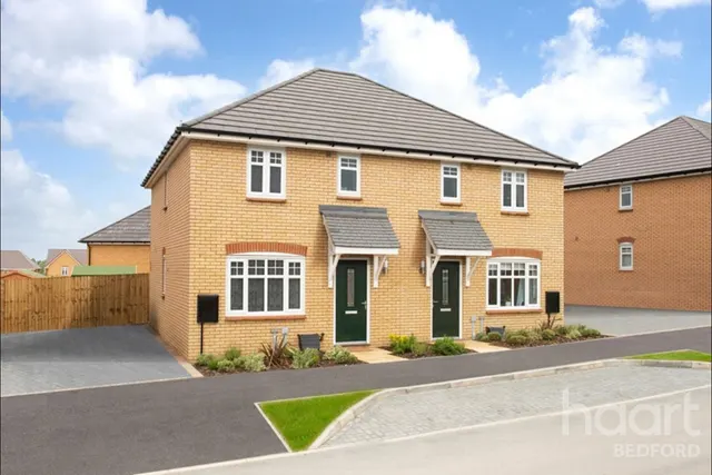 Willow Grove, Bedford, MK42, photo 1