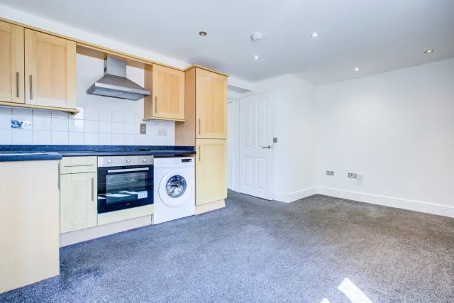 Eastwood Road, Rayleigh, SS6, photo 1