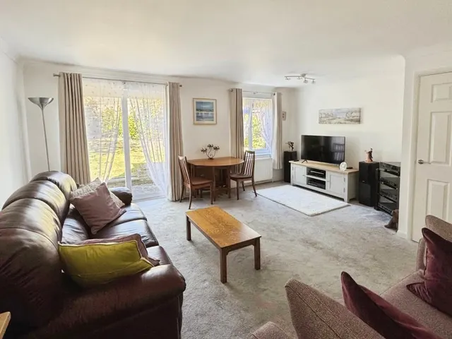 Willowside, Woodley, RG5, photo 3