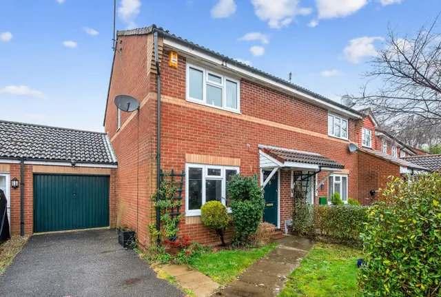 Stokes Close, Crawley, RH10, photo 1