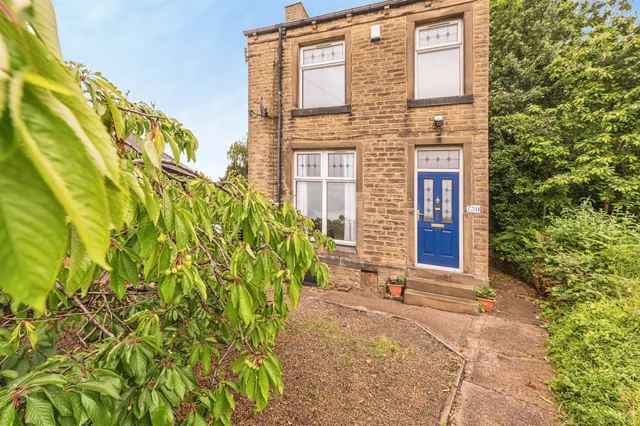 Cowcliffe Hill Road, Huddersfield, photo 1