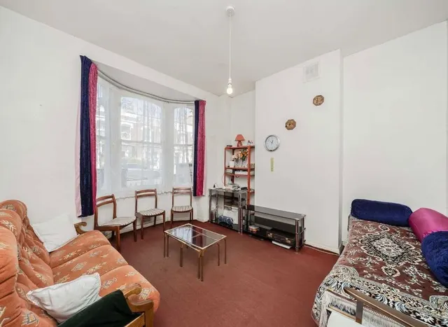 Photo 2 — Thorpedale Road, Finsbury Park, N4