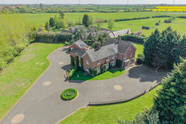 Broadfields House, Croxall, photo 1