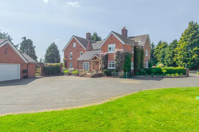 Broadfields House, Croxall, photo 3