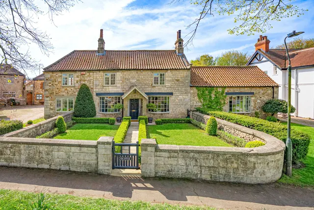Elm Cottage, Burton Leonard, HG3, photo 1