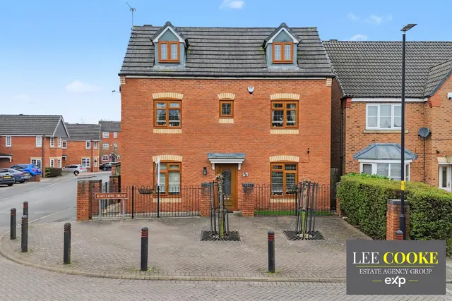 Photo 3 — Ratcliffe Drive, Willenhall, Wolverhampton, WV13 2JU