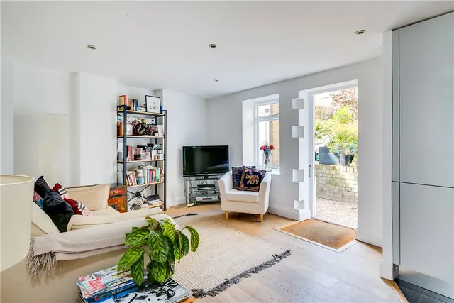 Waldemar Avenue, London, SW6, photo 1