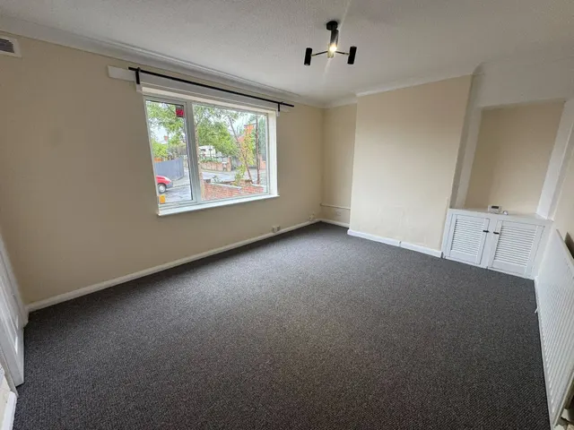 Deepdene Way, Nottingham, NG8, photo 3