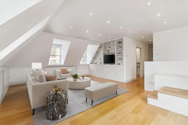 Elystan Street, London, SW3, photo 1