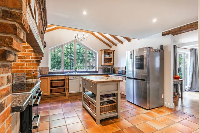 Detached Property in Beetley with, photo 2