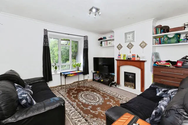 Photo 3 — Darrell Close, Slough