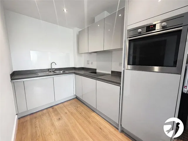 Knoll Rise, Orpington, BR6, photo 2