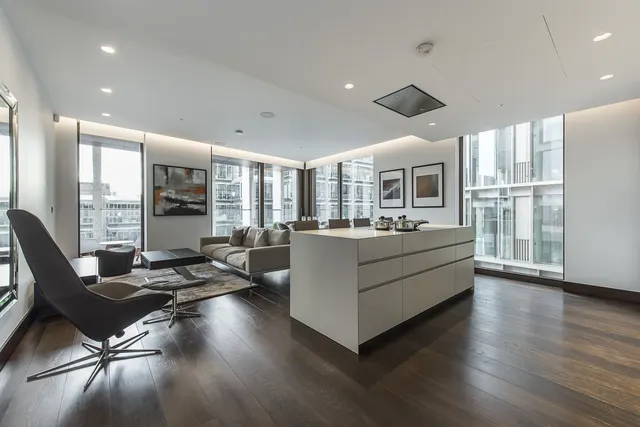Kings Gate Walk, London, SW1E, photo 1
