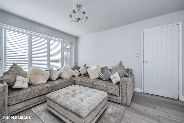 Rothwell Close, Silverdale, NG11, photo 2