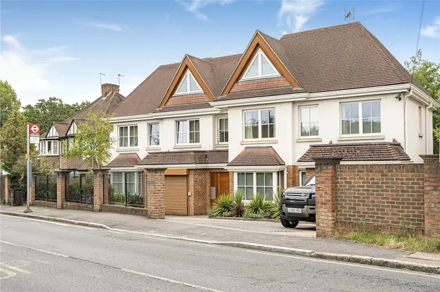 Totteridge Lane, London, N20 8DX, photo 1