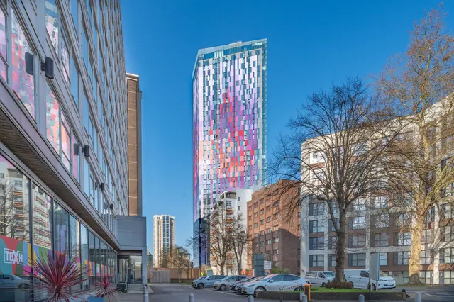 Flat 151, Pinnacle Apartments, 11 Saffron Central Square, Croydon, photo 1