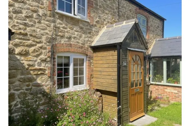 Lechlade Road, Faringdon, SN7, photo 1