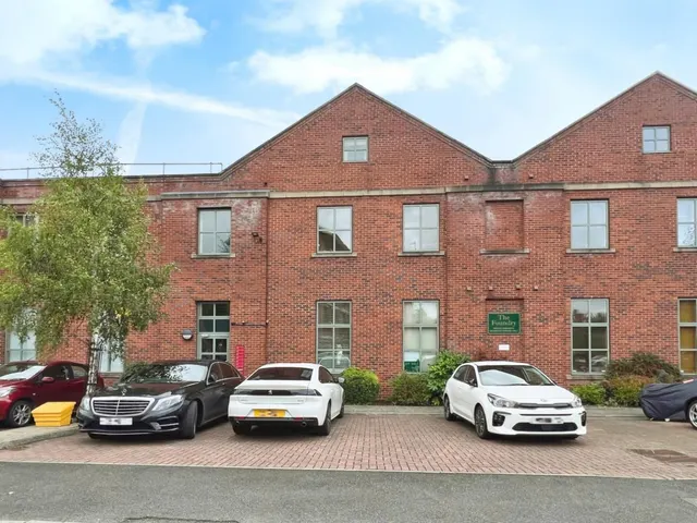 Camlough Walk, Chesterfield, S41, photo 1