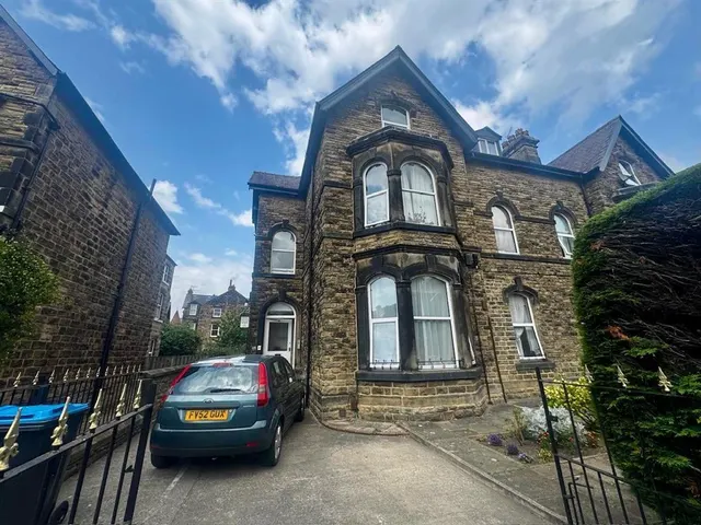 East Parade, Harrogate, photo 1